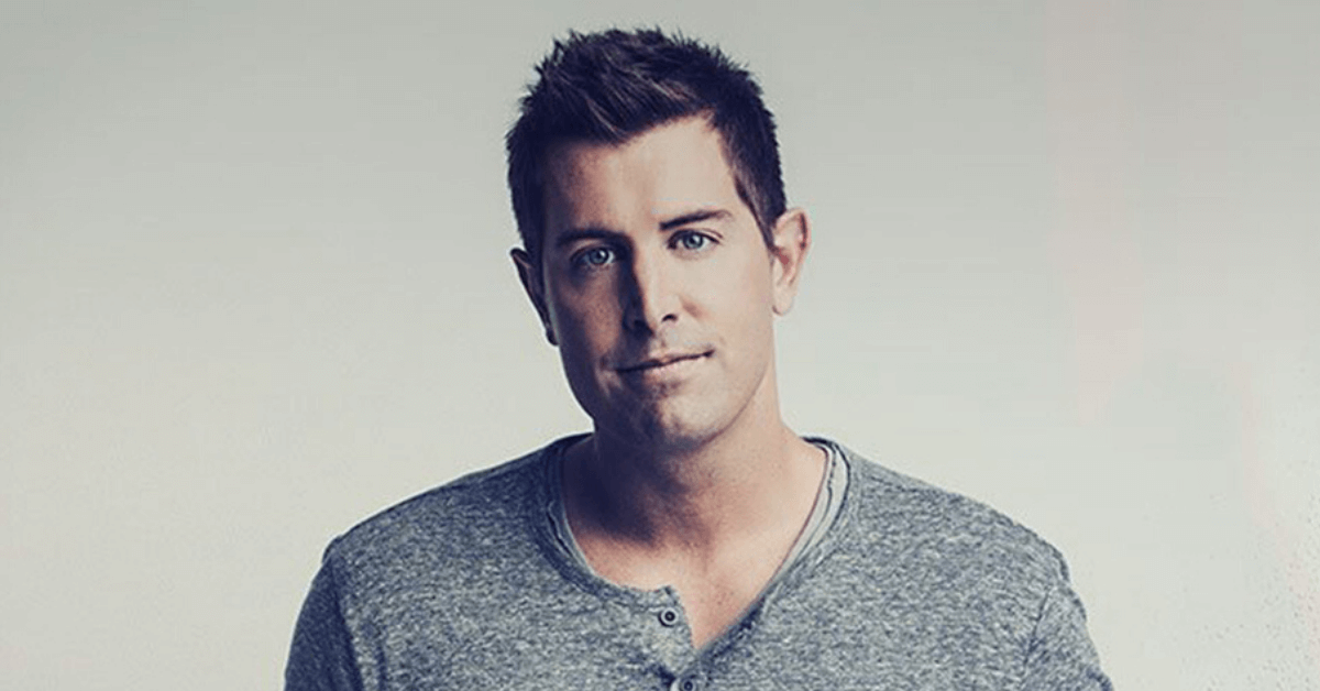 promo close up image of Jeremy Camp smiling