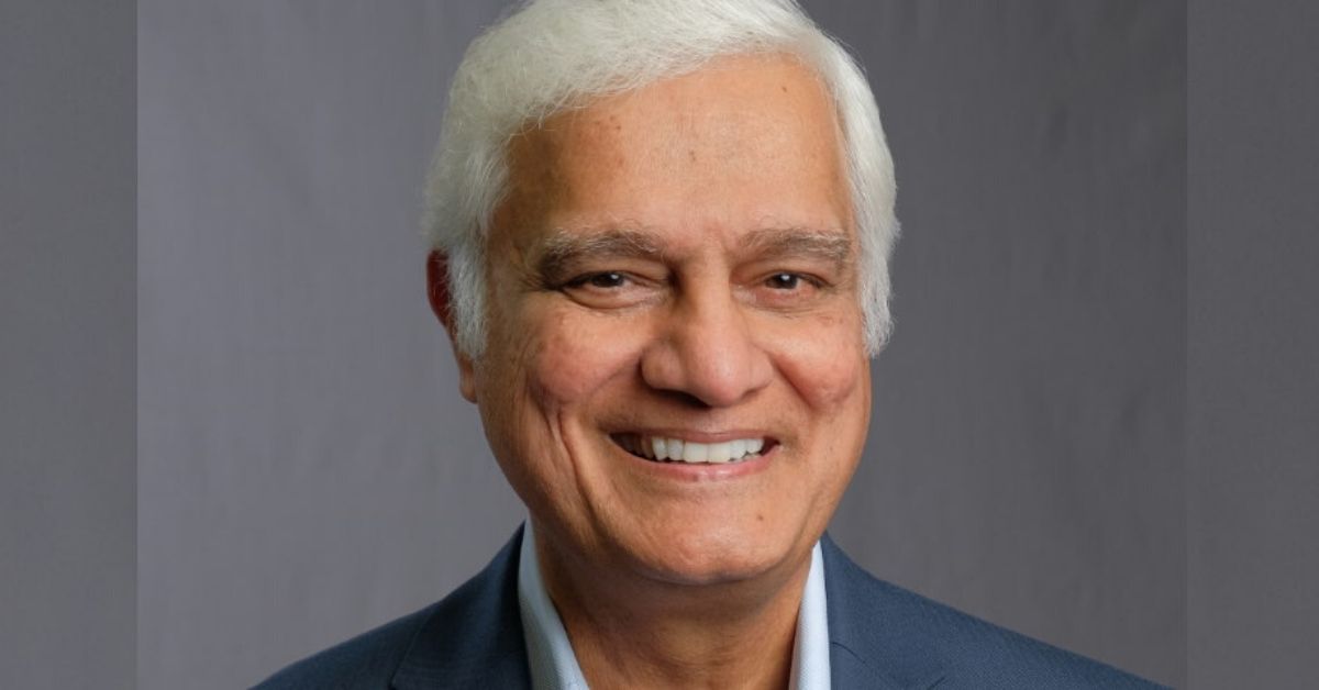 photo of a headshot of ravi zacharias smiling