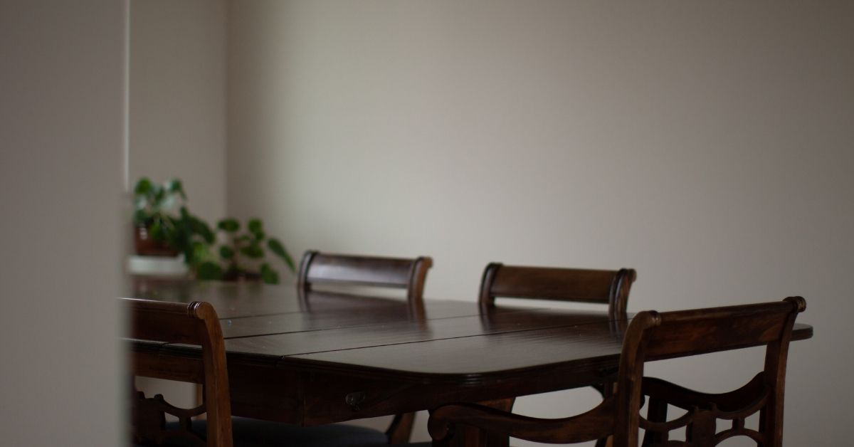 empty dining table