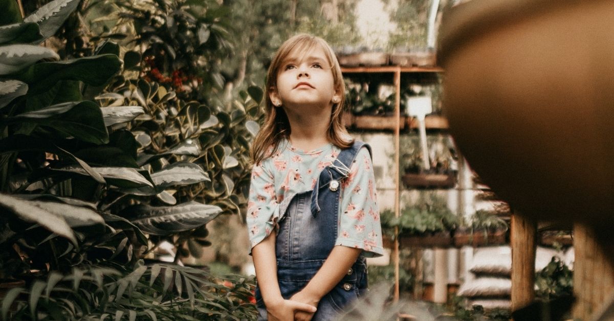 girl looking up