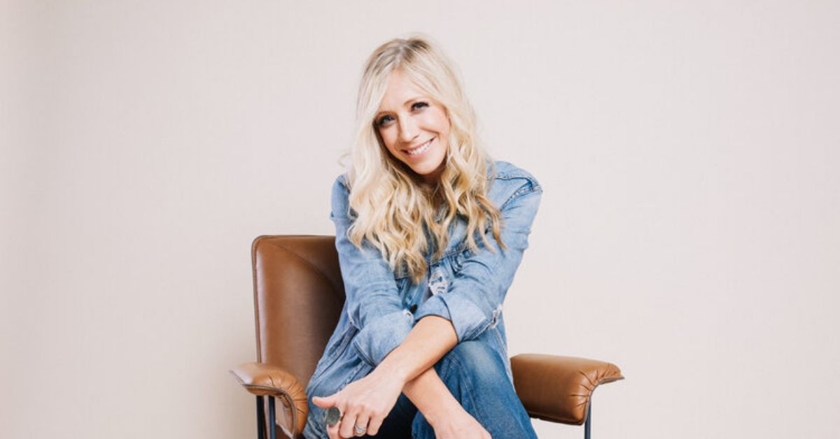 ellie holcomb studio photo