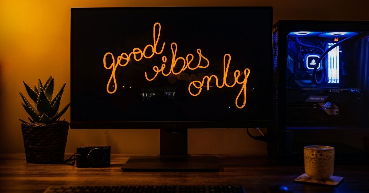 Good Vibes Only sign