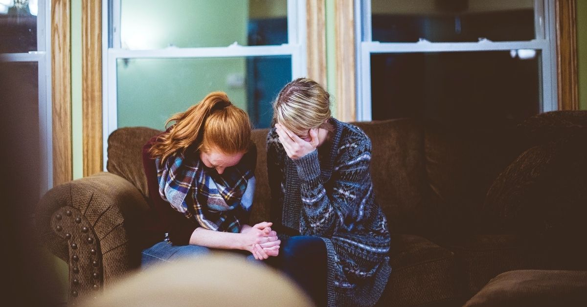 Friends Praying together by Ben White, Unsplash