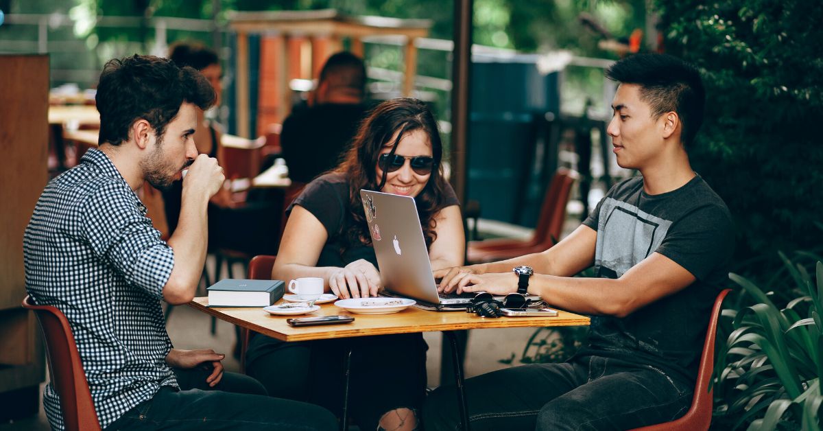 Millennials at a cafe by Helena Lopes Unsplash